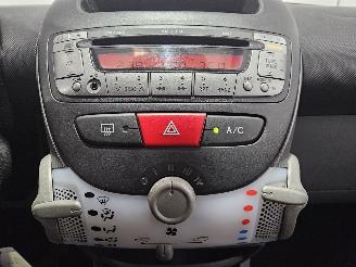 Toyota Aygo 1.0 12V VVT-i Hatchback  Benzine 998cc 50kW (68pk) FWD picture 12