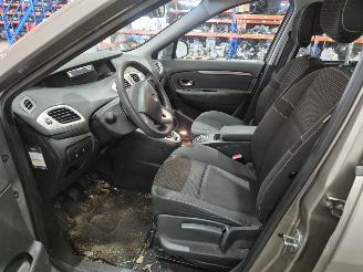 Renault Scenic 1.4 16V TCe 130 MPV  Benzine 1.397cc 96kW (131pk) FWD picture 8