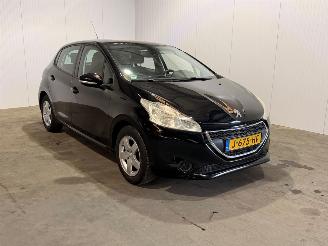 Schadeauto Peugeot 208 1.0 Vti 12V PureTech Hatchback  Benzine 2014/10
