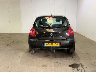 Renault Clio 2.0-16V Dynamique S picture 8