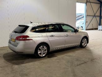 Peugeot 308 1.6 BlueHDI Blue Lease Executive picture 3