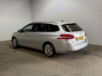 Peugeot 308 1.6 BlueHDI Blue Lease Executive picture 5