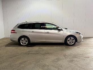 Peugeot 308 1.6 BlueHDI Blue Lease Executive picture 2