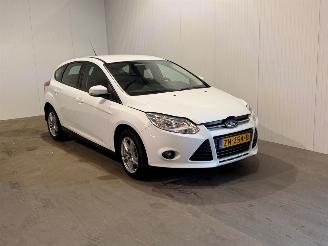 uszkodzony samochody osobowe Ford Focus 1.0 EcoBoost Trend 2014/2
