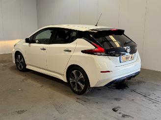Voiture accidenté Nissan Leaf N-Connecta 40 kWh 2021/6