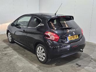 Peugeot 208 1.4 16V Hatchback  Benzine 1.397cc 70kW (95pk) FWD picture 1