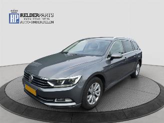 skadebil auto Volkswagen Passat 1.6 TDI DSG  NAVI GESTOLEN 2015/10