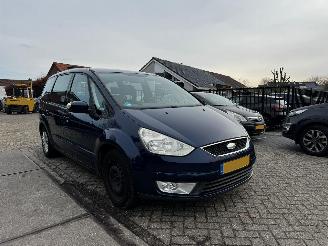 Vaurioauto  passenger cars Ford Galaxy 2.0-16V Trend 2007/8