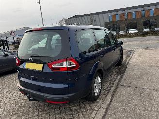 Ford Galaxy 2.0-16V Trend picture 4