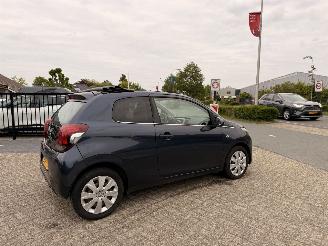 Peugeot 108 1.0 e-VTi active top cabrio picture 4