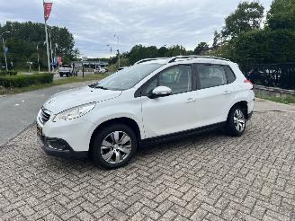 Peugeot 2008 1.2 PureTech Blue Lion picture 3