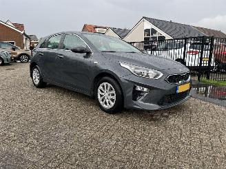 Kia Ceed 1.4 T-GDi ExecutiveLine AUTOMAAT!! picture 2