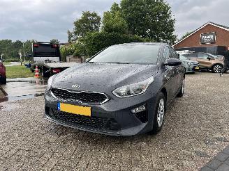 Kia Ceed 1.4 T-GDi ExecutiveLine AUTOMAAT!! picture 3