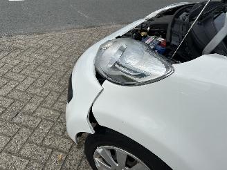 Peugeot 107 1.0 Access Accent | 88.469 km!! picture 7