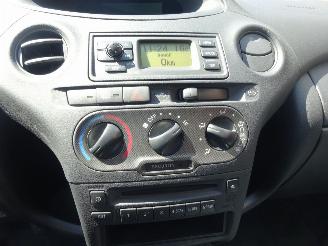 Toyota Yaris 1.3 VVT-i Terra 86pk, Airco, Stuurbekr. 99.000 km ! picture 15