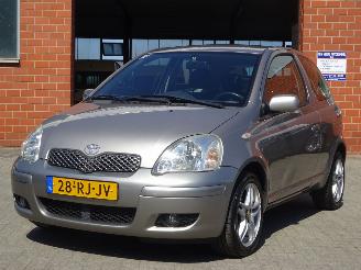 Toyota Yaris 1.3 VVT-i Terra 86pk, Airco, Stuurbekr. 99.000 km ! picture 2