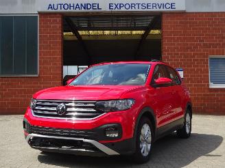 Vaurioauto  passenger cars Volkswagen T-Cross Life 81kw DSG Automaat, Airco, Navi, Lane assist, Cruise 2020/11