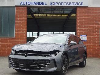 krockskadad bil auto Volkswagen Passat Variant Elegance 1.5 E-Hybrid 200kw, Leer, DiGi, Harman Kardon 2024/8
