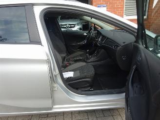 Opel Astra Sports Tourer Edition 110pk Euro6, Navi, Climate & Cruise picture 7