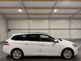 uszkodzony samochody osobowe Peugeot 308 1.2 PureTech 81kW Panodak Blue Lion 2017/5