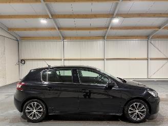 Voiture accidenté Peugeot 308 1.2 PureTech 81kW Blue Lease Clima 2016/12