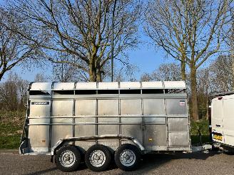 krockskadad bil aanhanger -  INDESPENSION LV35146T 3ASSER VEEWAGEN 2022/11