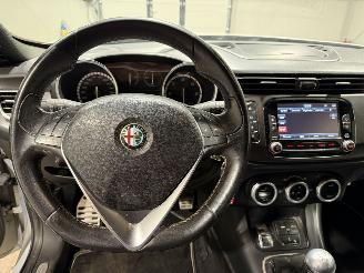 Alfa Romeo Giulietta 1.6 JTDM 77kW Navi Airco Exclusive picture 13