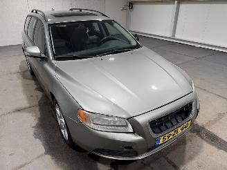 Volvo V-70 2.4 D5 136kW  Automaat Leder Kinetic picture 18