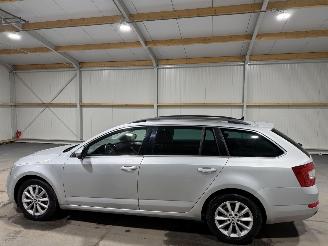 Skoda Octavia 1.6TDI 81kW Automaat Panoramadak picture 11