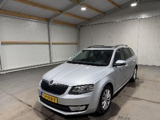 Skoda Octavia 1.6TDI 81kW Automaat Panoramadak picture 10