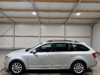 Skoda Octavia 1.6TDI 81kW Automaat Panoramadak picture 8