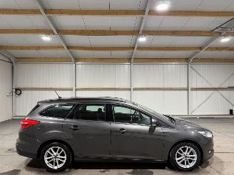 damaged passenger cars Ford Focus 1.0 74kW Lease Edition 2017/10