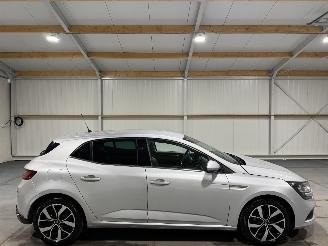 krockskadad bil auto Renault Mégane 1.3TCE 103kW Automaat Bose 2019/6