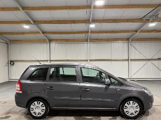 krockskadad bil auto Opel Zafira 1.6 85kW Selection 7Persoons 2011/4
