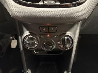 Peugeot 2008 1.2VTi 60kW Active Airco picture 16