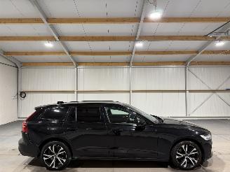 krockskadad bil auto Volvo V-60 2.0T6 Recharge 186kW AWD R-Design 2021/2