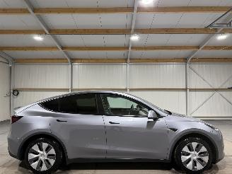 krockskadad bil auto Tesla Model Y 58kWh 175kW RWD Panoramadak 2023/12