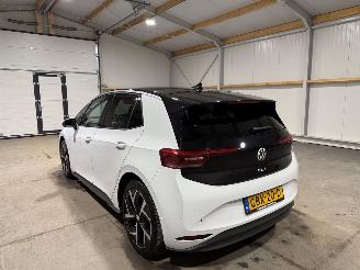 Volkswagen ID.3 59kWh 150kW Pro Business picture 12