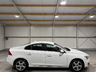 skadebil auto Volvo S-60 2.0D2 88kW Automaat Nordic+ 2017/2