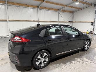 Hyundai Ioniq 28kWh 88kW Automaat Comfort EV picture 5