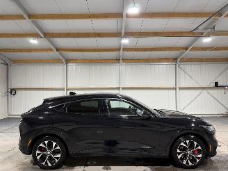 Voiture accidenté Ford Mustang 98kWh 248kW AWD Extended 2021/6