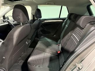 Volkswagen Golf 1.4TSI 110kW ACT Business Edition R Pano picture 25