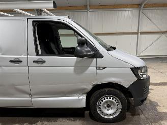 Volkswagen Transporter 2.0TDI 84kW L2H2 Highline picture 14