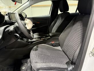 Peugeot e-208 50kWh 100kW Active Pack picture 31