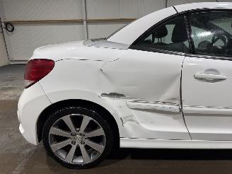 Peugeot 207 1.6THP 115kW Cabrio Roland Garros picture 24