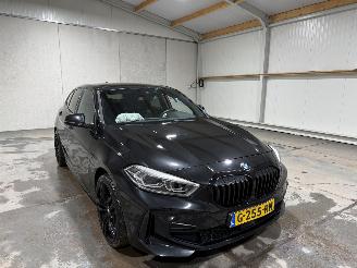 BMW 1-serie 118i 103kW Automaat Executive Edition picture 3
