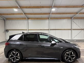 Vaurioauto  passenger cars Volkswagen ID.3 58kWh First Plus 150kW 2020/12