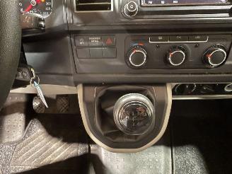 Volkswagen Transporter 2.0TDI 75kW L2H1  9-Persoons Comfortline picture 19