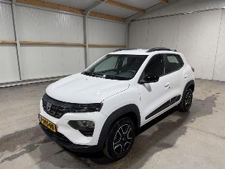 Dacia Spring 27kWh 33kW Comfort Plus Orange Pack picture 9