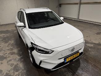 MG ZS 50kWh 130kW EV Standard Range Comfort picture 21